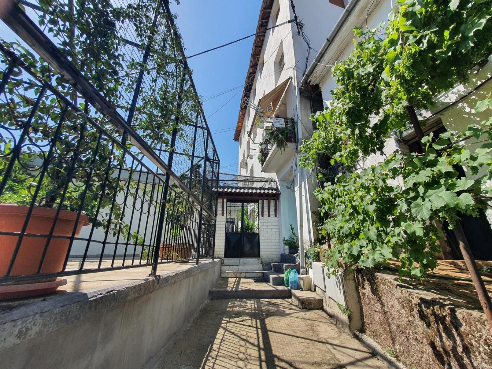 Hida Guest House Gjirokaster Ngoại thất bức ảnh